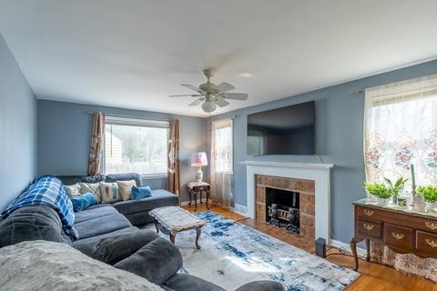 36 Burns Ave, Springfield, MA 01119 photo 2