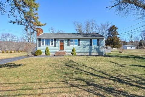 12 Locust St, Berkley, MA 02779 photo 2