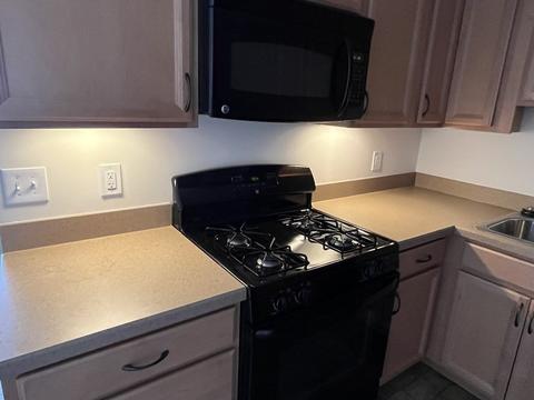 4234 N Main St #5G4, Fall River, MA 02720 photo 7