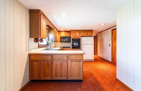72 W Crystal Brook Dr, Springfield, MA 01118 photo 11