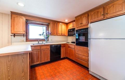 72 W Crystal Brook Dr, Springfield, MA 01118 photo 12