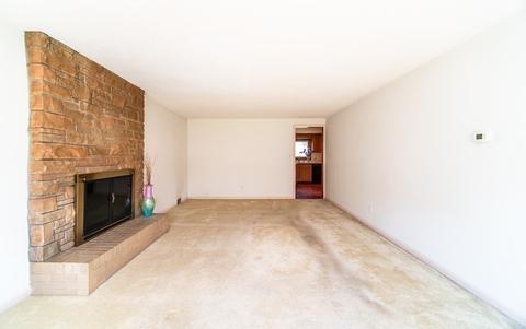 72 W Crystal Brook Dr, Springfield, MA 01118 photo 6