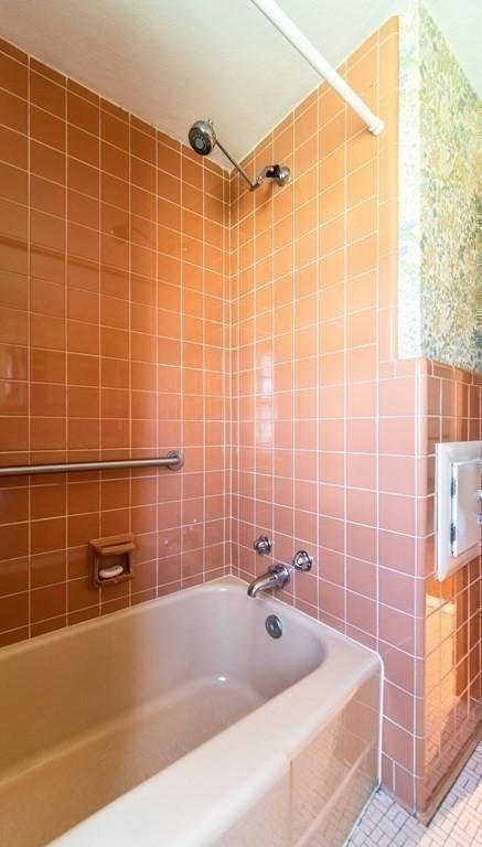 72 W Crystal Brook Dr, Springfield, MA 01118 photo 27