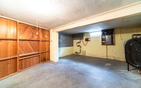 72 W Crystal Brook Dr, Springfield, MA 01118 photo 33