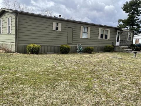 50 Highland Dr, Quinebaug, CT 06262 photo 2