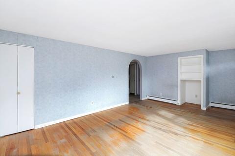 18 Empress Ct, Springfield, MA 01129 photo 13