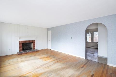 18 Empress Ct, Springfield, MA 01129 photo 12