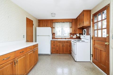 18 Empress Ct, Springfield, MA 01129 photo 3