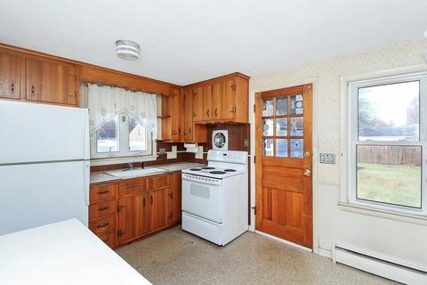 18 Empress Ct, Springfield, MA 01129 photo 9