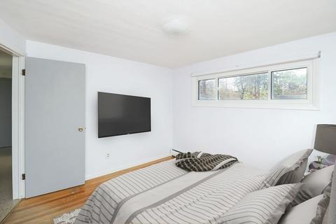18 Empress Ct, Springfield, MA 01129 photo 20
