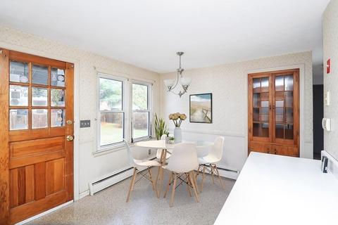 18 Empress Ct, Springfield, MA 01129 photo 6