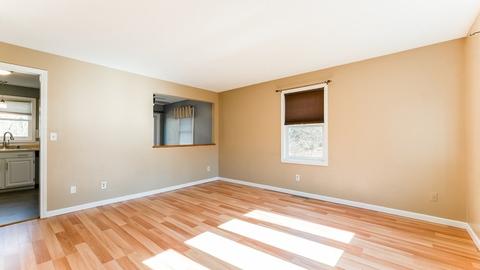 52 Marmon Ct, Springfield, MA 01129 photo 2