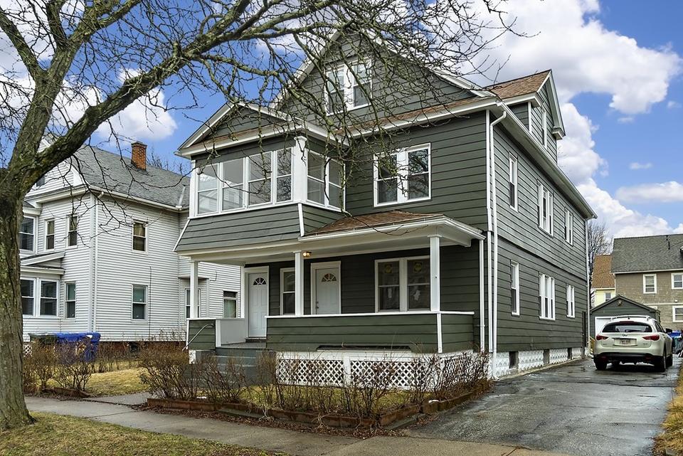 209 Oak Grove Ave, Springfield, MA 01109 19 Photos MLS 72958533