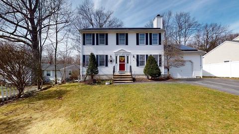 4 Corinth Dr, Worcester, MA 01606 photo 2