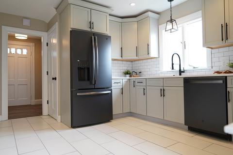 106 Bridge St, Beverly, MA 01915 photo 2