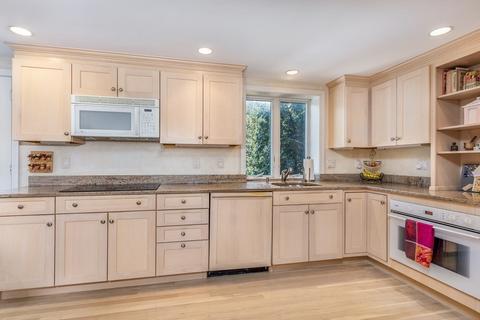 18 Leo Rd, Marblehead, MA 01945 photo 2