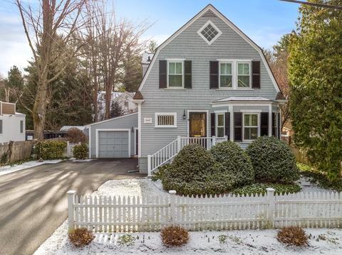 4 Solon St, Wellesley, MA 02482 photo 1