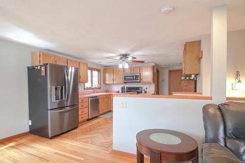 2 Mitchell Ln, Wakefield, MA 01880 photo 7