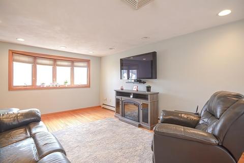 2 Mitchell Ln, Wakefield, MA 01880 photo 10