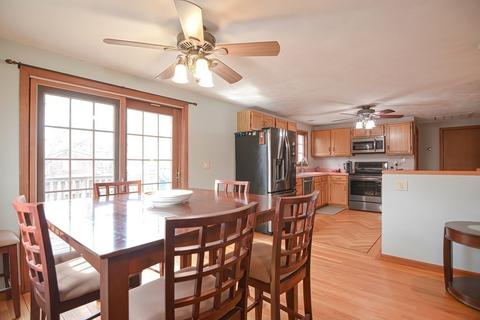2 Mitchell Ln, Wakefield, MA 01880 photo 9