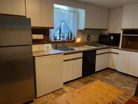 12 Wedgemere Rd, Beverly, MA 01915 photo 9