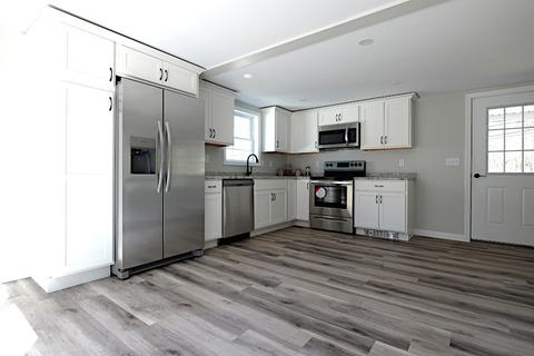 18 S High St, Ashburnham, MA 01430 photo 4