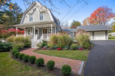 81 Hobart St, Hingham, MA 02043 photo 1