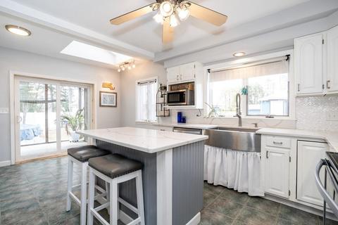 78 7th Ave, Chicopee, MA 01020 photo 4