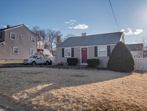 172 Burnham Rd, Lowell, MA 01852 photo 4