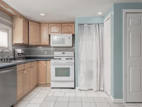172 Burnham Rd, Lowell, MA 01852 photo 9