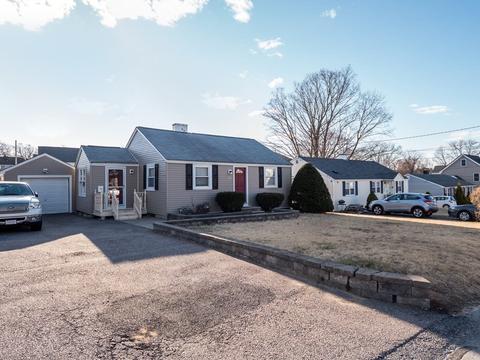 172 Burnham Rd, Lowell, MA 01852 photo 3
