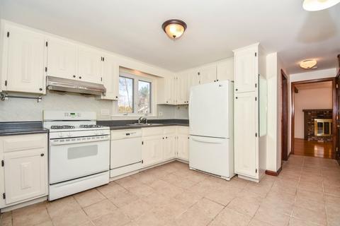 19 Pond View Dr, Acton, MA 01720 photo 9