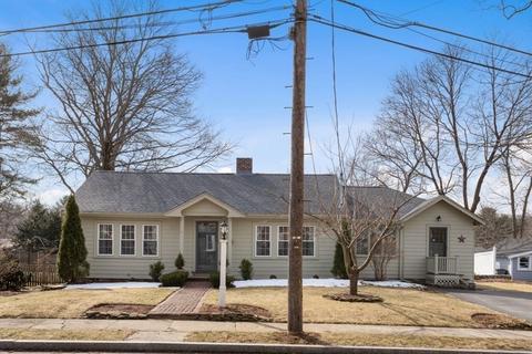 13 Lawrence Rd, Reading, MA 01867 photo 2