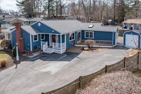 9 Curtis Ave, Middleton, MA 01949 photo 2