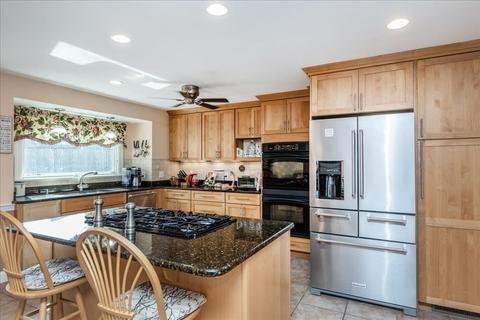 9 Curtis Ave, Middleton, MA 01949 photo 3