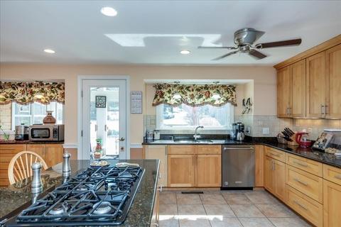 9 Curtis Ave, Middleton, MA 01949 photo 5