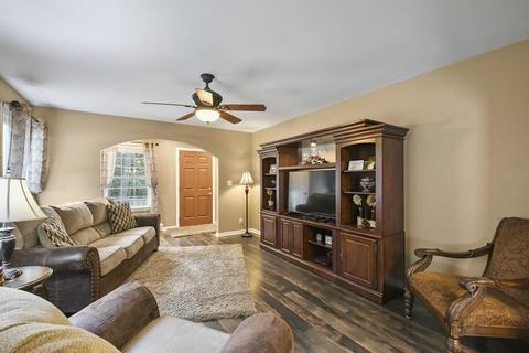 28 Warwick Rd, Orange, MA 01364 photo 9