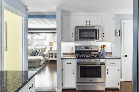 19 Cherry Ave, Stoneham, MA 02180 photo 9
