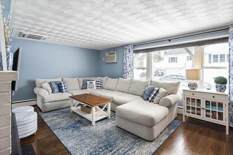 19 Cherry Ave, Stoneham, MA 02180 photo 4