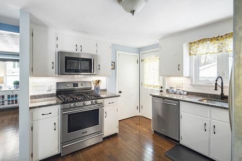 19 Cherry Ave, Stoneham, MA 02180 photo 8