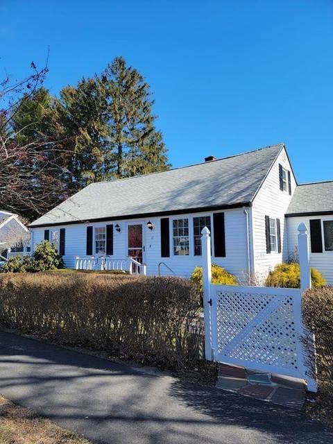 12 Smithson Dr, Beverly, MA 01915 photo 2