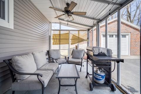 33 Higgins St, Springfield, MA 01108 photo 3