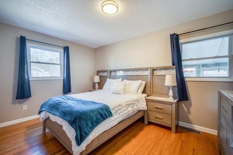 33 Higgins St, Springfield, MA 01108 photo 7