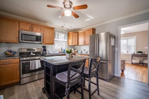 33 Higgins St, Springfield, MA 01108 photo 5