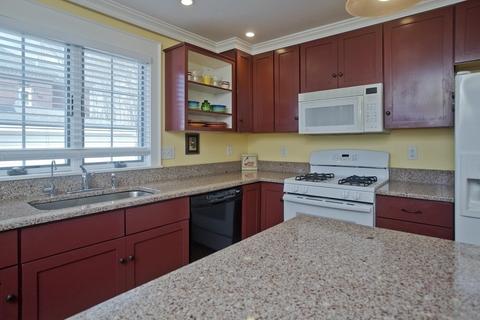 39 Pine St, Northampton, MA 01062 photo 17
