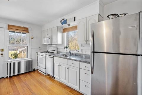 188 North St, Hingham, MA 02043 photo 2