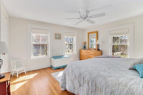 41 Pleasant St, Needham, MA 02492 photo 14