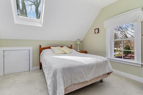 41 Pleasant St, Needham, MA 02492 photo 18