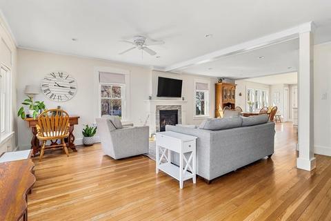 41 Pleasant St, Needham, MA 02492 photo 6