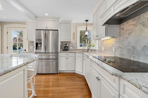 41 Pleasant St, Needham, MA 02492 photo 11